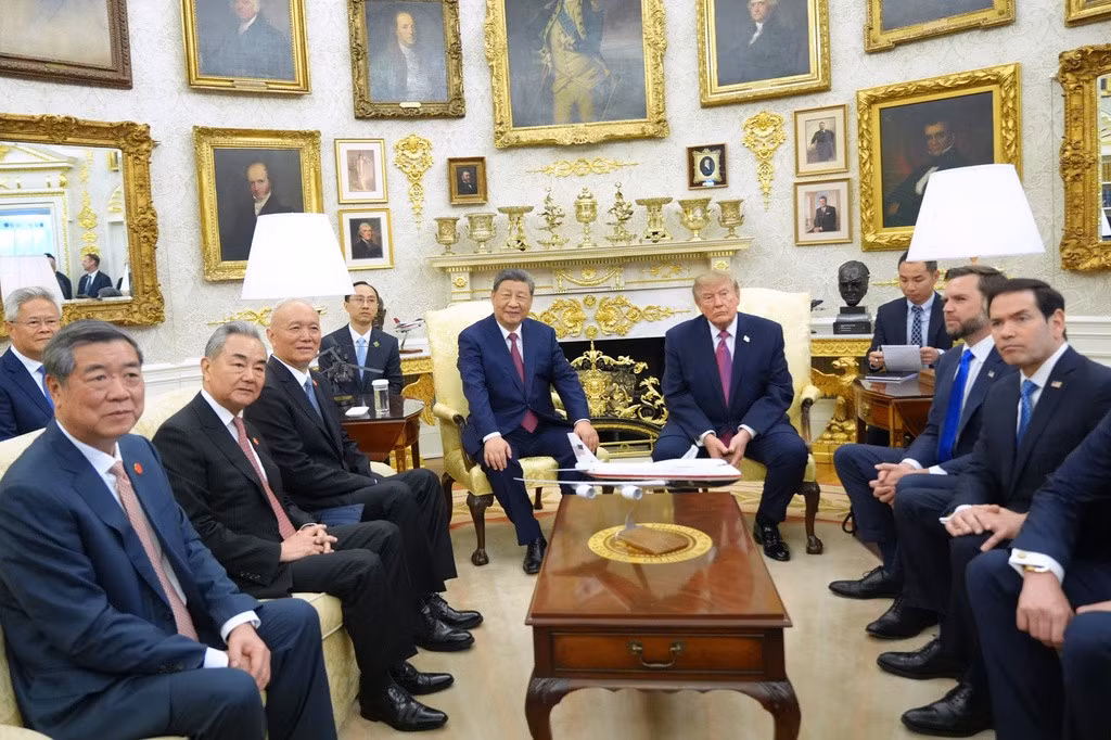 Lãnh đạo Mỹ - Trung và các quan chức cấp cao của hai nước. (Ảnh: AP)
