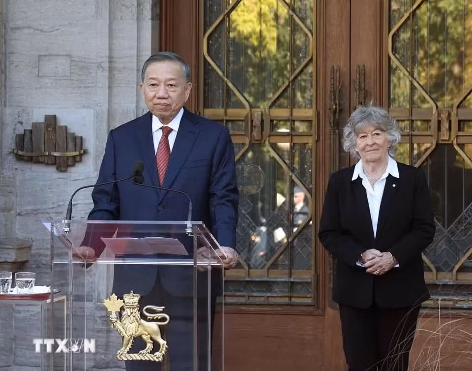 Tổng Bí thư, Chủ tịch nước Tô Lâm và Toàn quyền Canada Louise Arbour họp báo sau hội đàm. (Ảnh: Thống Nhất/ TTXVN)
