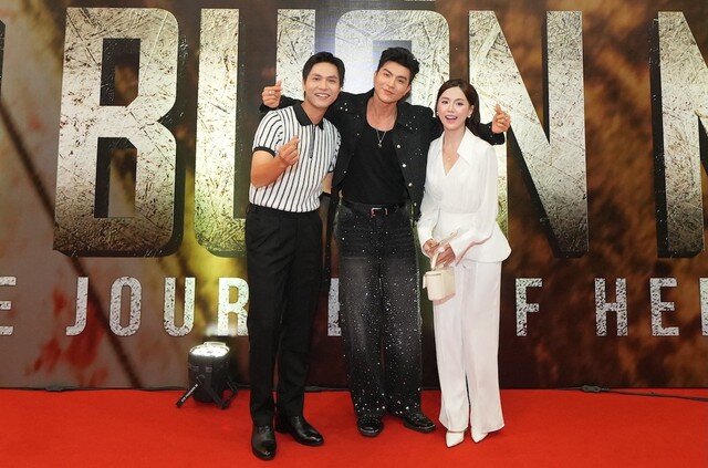 Tô Dũng cùng bạn gái Minh Thu tới ủng hộ Steven Nguyễn trong "Trại buôn người". Tô Dũng và Steven Nguyễn từng đóng phim "Không giới hạn" lên sóng VTV năm ngoái.