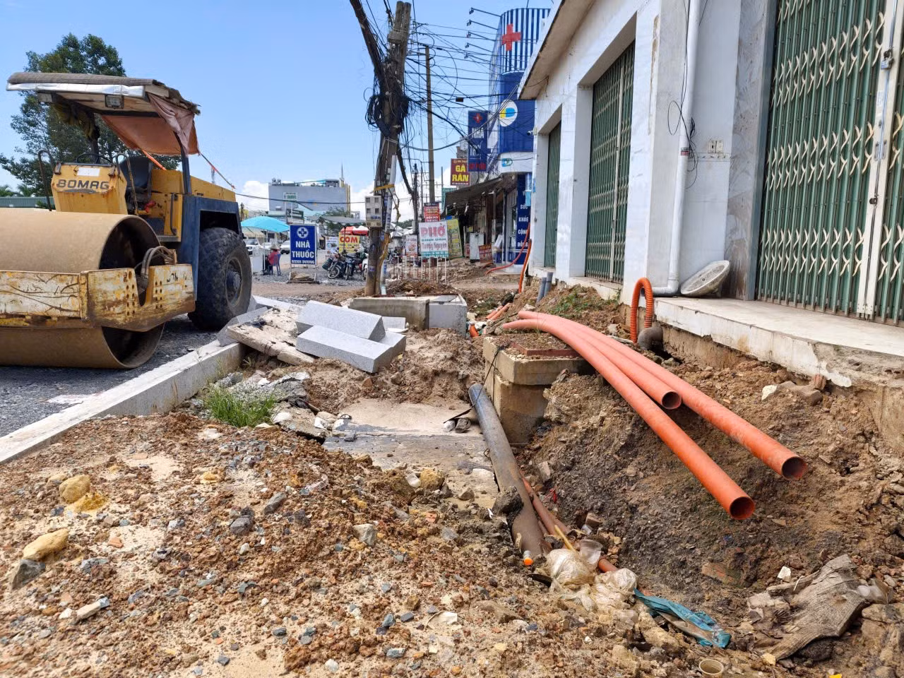 Thi công không đảm bảo an toàn cho người dân.