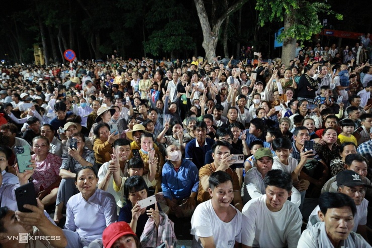 Hơn 100.000 người xem múa rồng lửa ở Tòa thánh Tây Ninh - 11