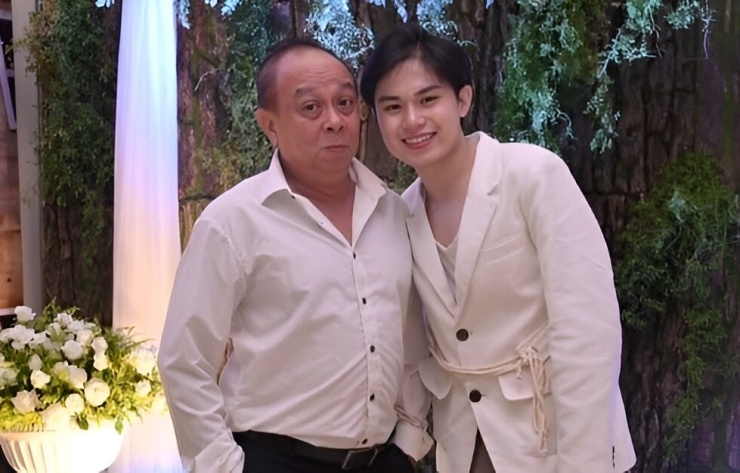 Tiểu Bảo Quốc và con trai.