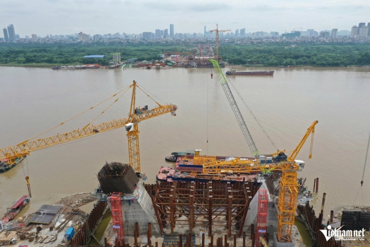 Cận cảnh đại công trường xây dựng siêu cầu gần 20.000 tỷ ở Hà Nội - 2