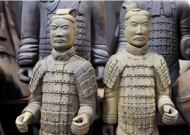 Nhiều câu chuyện kỳ lạ xảy ra xung quanh đội quân đất nung trong lăng mộ Tần Thủy Hoàng.