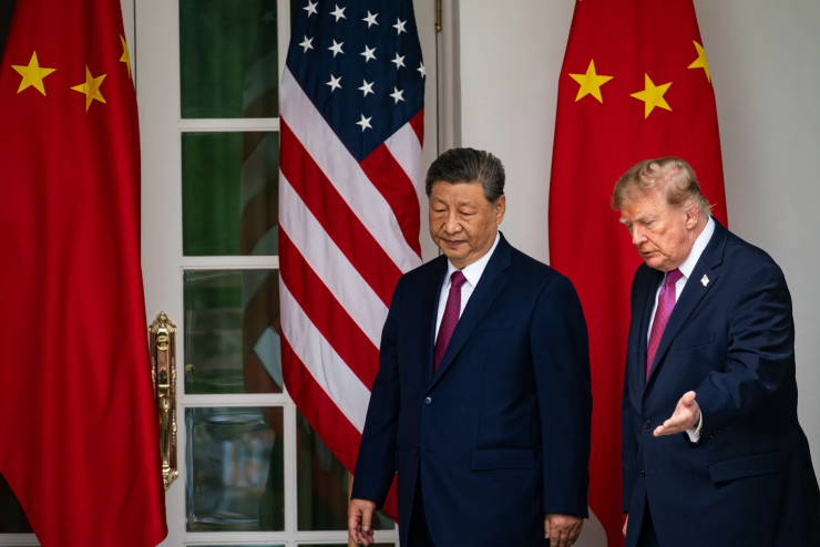 Chủ tịch Trung Quốc Tập Cận Bình và Tổng thống Mỹ Donald Trump trong chuyến thăm cấp nhà nước tại Vườn Hồng của Nhà Trắng ở Washington, D.C., ngày 24/9. Ảnh: Al Drago/Bloomberg