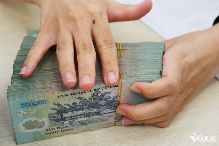 Khách hàng yêu cầu hủy hợp đồng bảo hiểm sau hơn 2 năm đóng phí. Ảnh minh họa: Nam Khánh
