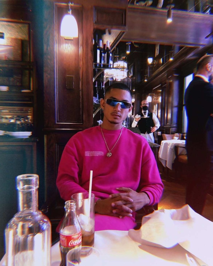 Bolkiah được cho là cầu thủ giàu nhất thế giới, có tài sản gấp nhiều lần C. Ronaldo. Ảnh: Instagram