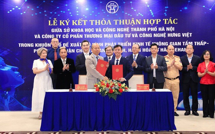 Sở Khoa học và Công nghệ cùng Công ty cổ phần Thương mại đầu tư và Công nghệ Hưng Việt ký thoả thuận hợp tác. Ảnh: PV