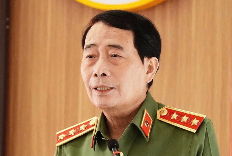 Thượng tướng Lê Quốc Hùng, Thứ trưởng Công an, trả lời ý kiến cử tri TP HCM, sáng 28/9. Ảnh: An Phương
