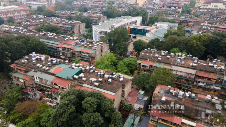 Hiện Hà Nội có hơn 2.160 nhà chung cư cũ tập trung tại 48 xã, phường, phần lớn được xây dựng trước năm 1994. Ảnh: Khổng Chí