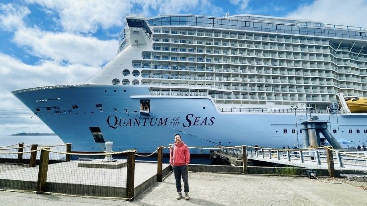 Anh Cảnh từng làm việc tại các tàu du lịch Voyager of the Seas, Ovation of the Seas và Quantum of the Seas