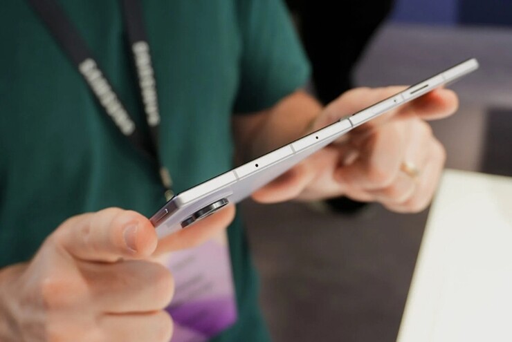 Samsung nỗ lực đảm bảo quyền lợi cho khách hàng Galaxy Z Fold8.