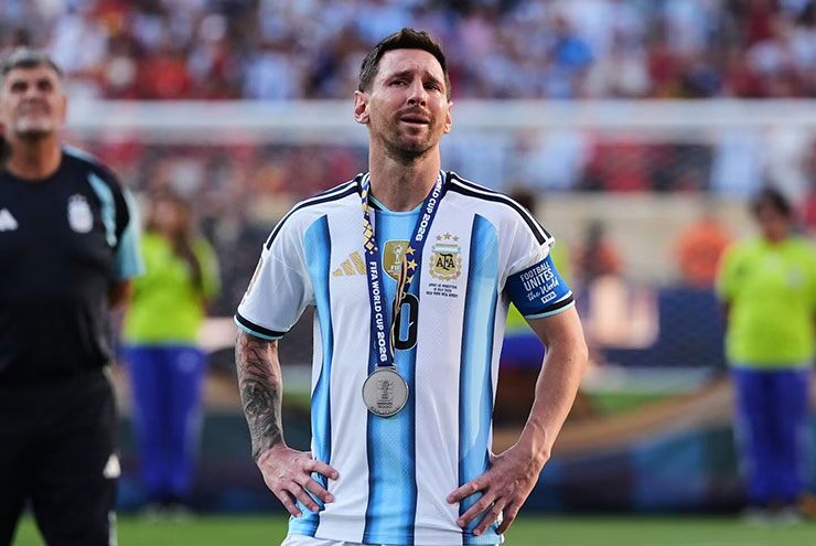 Messi khép lại sự nghiệp quốc tế hơn 20 năm của mình