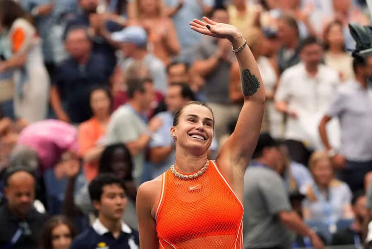 Sabalenka tiếp tục hành trình lập hat-trick vô địch sau khi vượt qua đối thủ chủ nhà