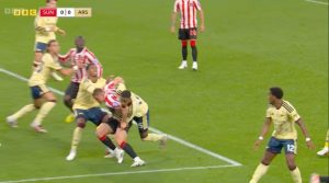 Bê bối trọng tài Ngoại hạng Anh: Arsenal chính thức khiếu nại, MU bị “phủ đầu”