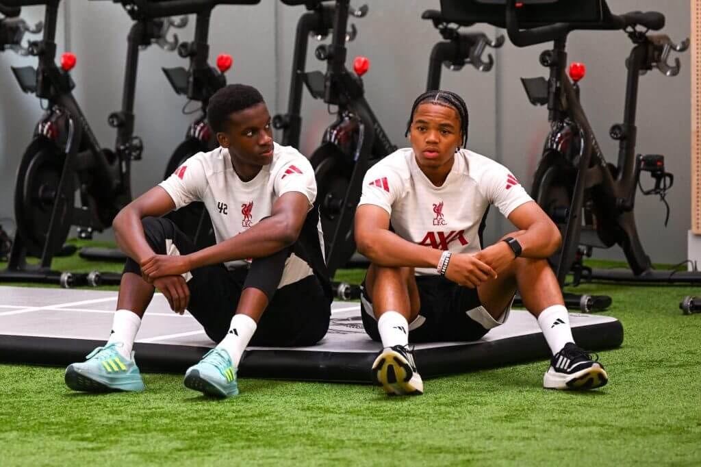 Trey Nyoni (Leicester) và Rio Ngumoha (Chelsea) đều từ CLB khác chứ không phải do Liverpool đào tạo từ bé