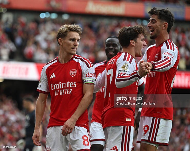 Arsenal vừa đánh bại Chelsea bằng sức mạnh&nbsp;tập thể