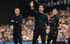 Arsenal thủ chắc như bê tông: Arteta nâng tầm Raya thành là “hậu vệ thứ năm”