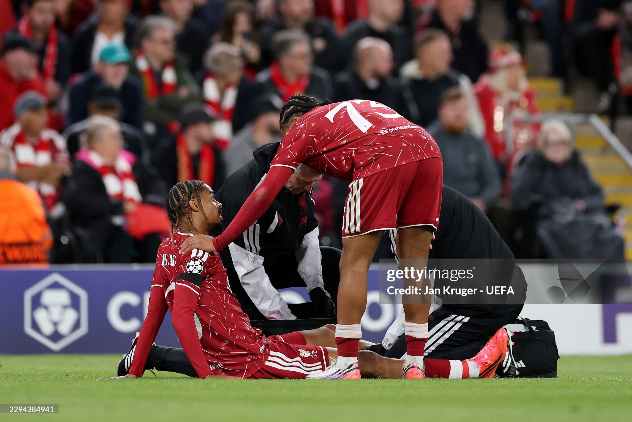 Bom tấn” Barcola ra mắt thảm họa với Liverpool: Bỏ lỡ cơ hội, chấn thương rời sân - 5