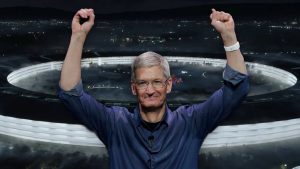 Cả Tim Cook và John Ternus đều là những người phù hợp nhất cho vị trí CEO Apple