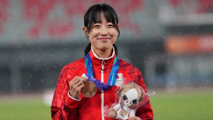 Umeno Sachiko của chủ nhà Nhật Bản được đôn lên nhận HCĐ
