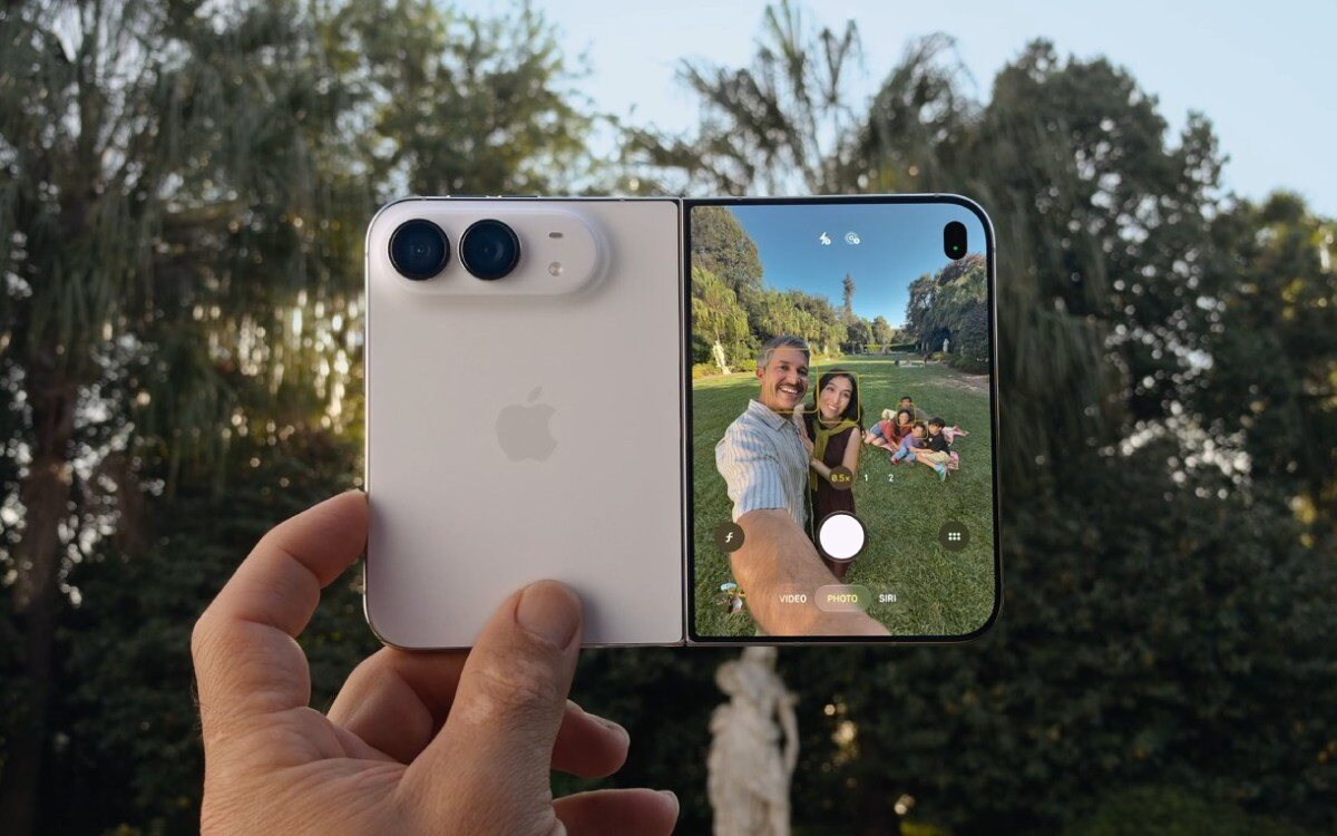 iPhone Duo vẫn khá dày.
