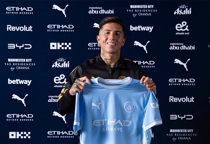 Enzo Fernandez rời Chelsea để gia nhập Man City với mức phí kỷ lục