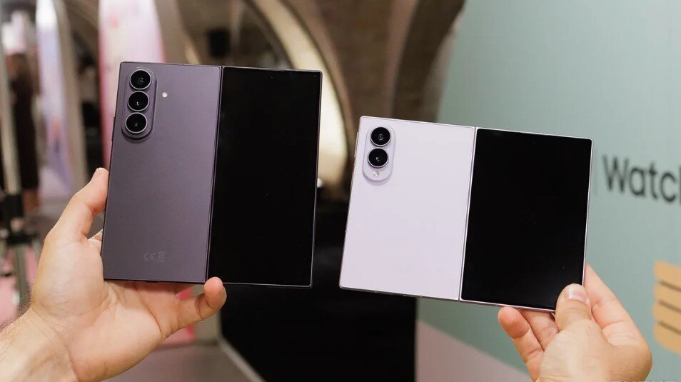 Galaxy Z Fold8 Ultra và Galaxy Z Fold8.