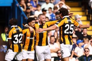 Hull City gây sốc Ngoại hạng Anh: Chiếc “xe buýt” bất khả chiến bại