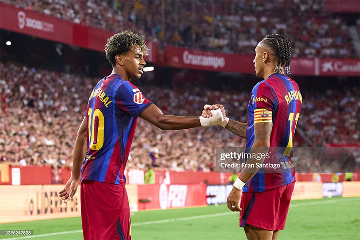 Yamal nổi bật với khả năng ghi bàn và kiến tạo cho Barcelona