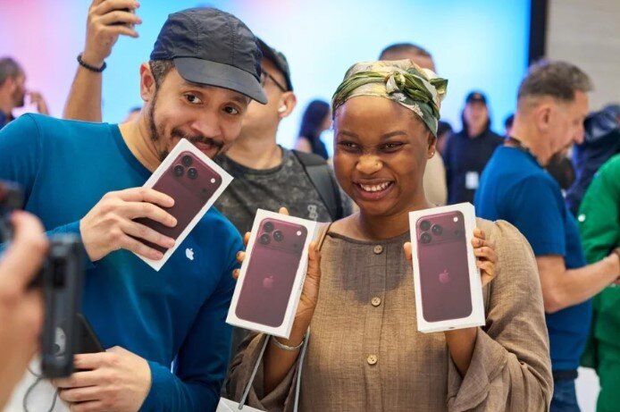 Cặp iPhone 18 Pro đã đến tay người dùng.
