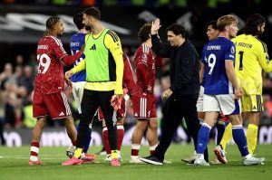 Liverpool ca khúc khải hoàn: “Sát thủ” Isak lợi hại trở lại, Gakpo thăng hoa