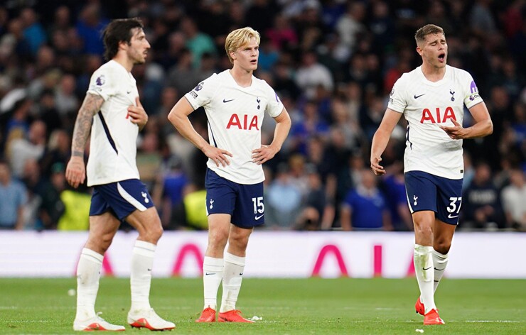 Tottenham lỡ thời cơ