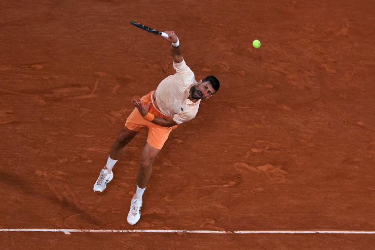Một cú giao bóng của Djokovic có thể không gây choáng ngợp, nhưng đủ khiến đối thủ mất thế chủ động