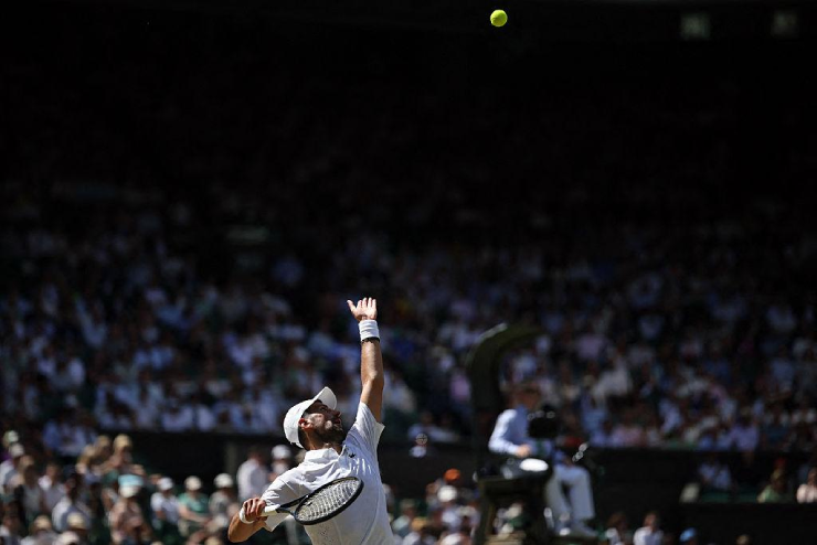 Không cần tốc độ khủng khiếp, Djokovic vẫn khiến đối thủ đau đầu với những cú giao bóng biến hóa