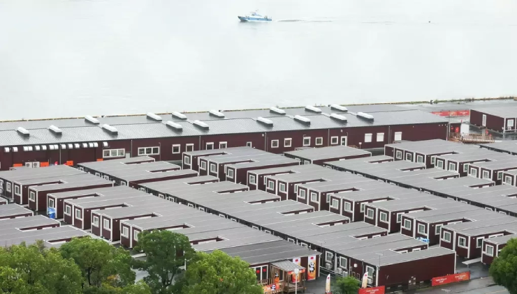 Khu làng VĐV được dựng bằng container