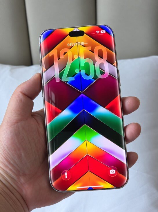 Ảnh concept iPhone 20 Pro.