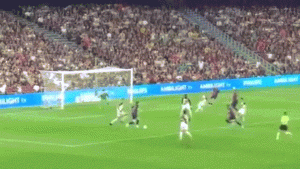 Pha phối hợp làm tung lưới Thái Lan của Đình Bắc và Hai Long được siêu sao Barca tái hiện y hệt