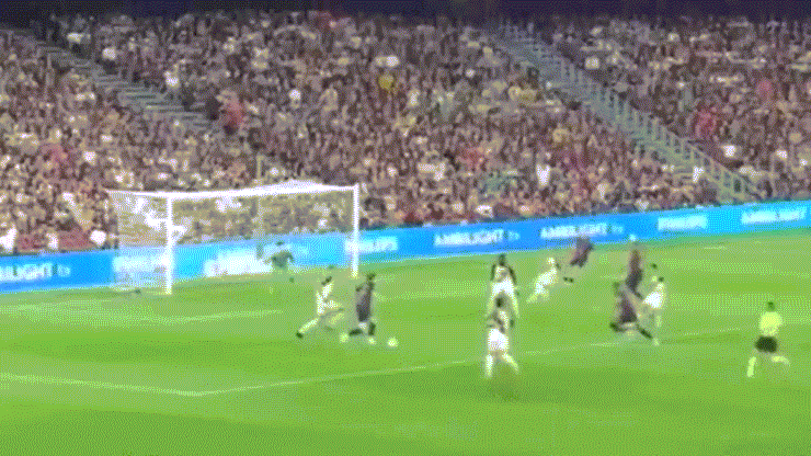 Pha phối hợp làm tung lưới Thái Lan của Đình Bắc và Hai Long được siêu sao Barca tái hiện y hệt - 1