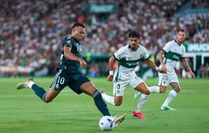 Real Madrid đối mặt nguy cơ “tự hủy”, Mourinho đau đầu tìm lời giải