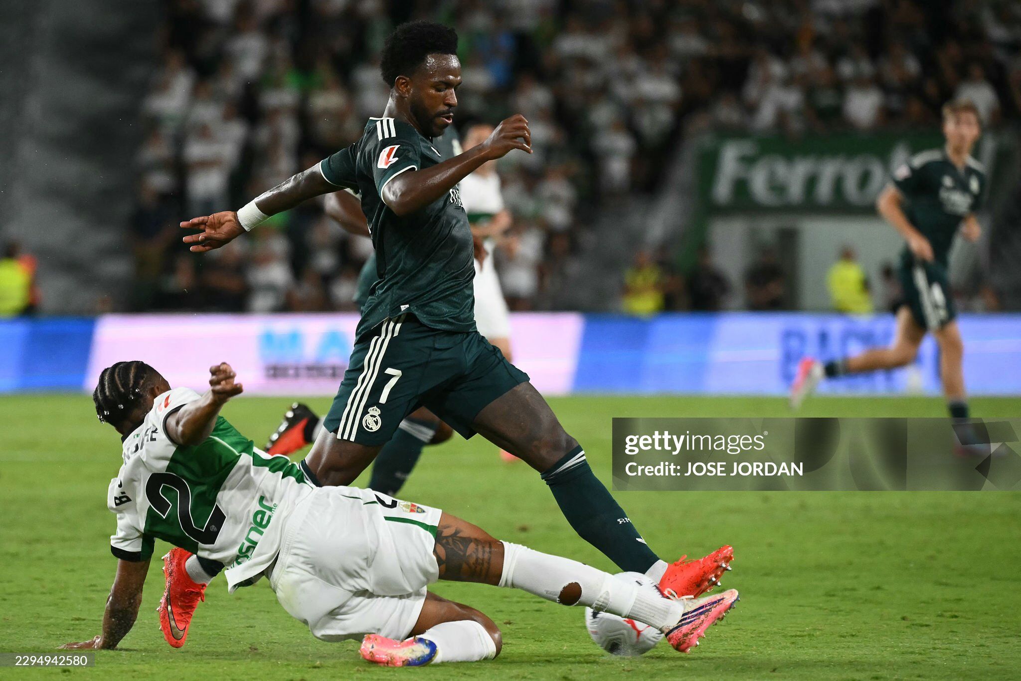 Vinicius bỏ lỡ nhiều cơ hội