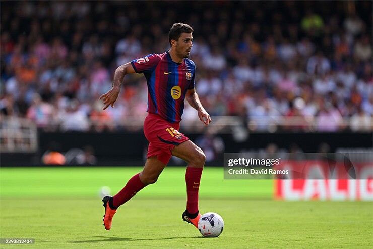 Rodri mang đến sự cân bằng và an toàn cho tuyến giữa Barca