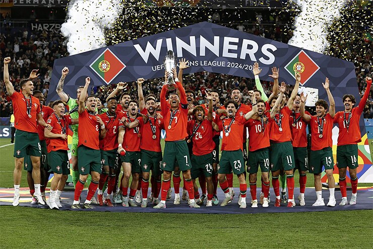Ronaldo vẫn đặt mục tiêu vô địch&nbsp;Nations League và cán mốc 1.000 bàn thắng trước khi giải ngh