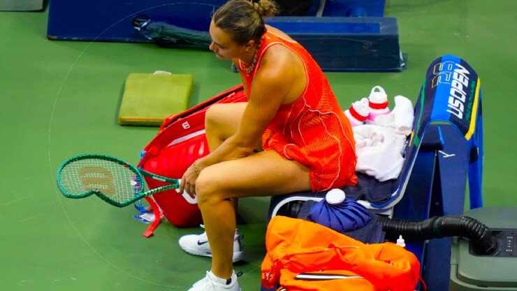 Sabalenka mất bình tĩnh đập vợt ở trận chung kết đơn nữ hôm 13/9