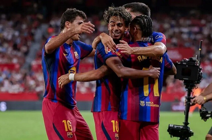 Barcelona vẫn duy trì thành tích hoàn hảo
