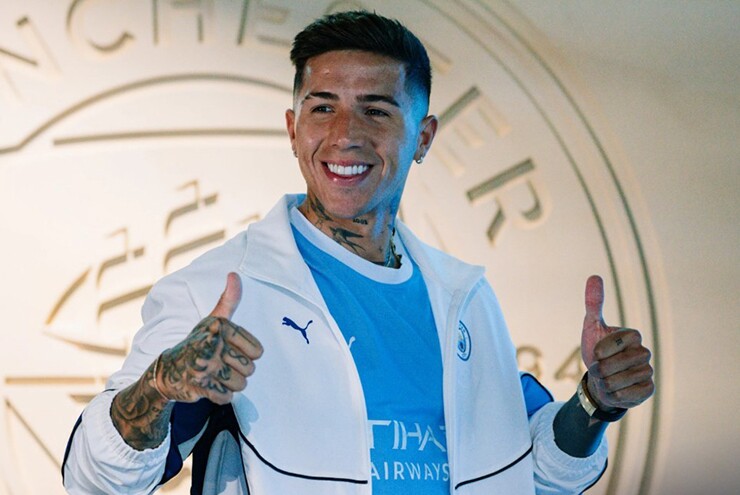 Enzo&nbsp;Fernandez sẽ&nbsp;khoác áo số 17, số áo gắn liền với khả năng sáng tạo thiên tài của De Bruyne trong thập kỷ đầy ắp danh hiệu tại Man City