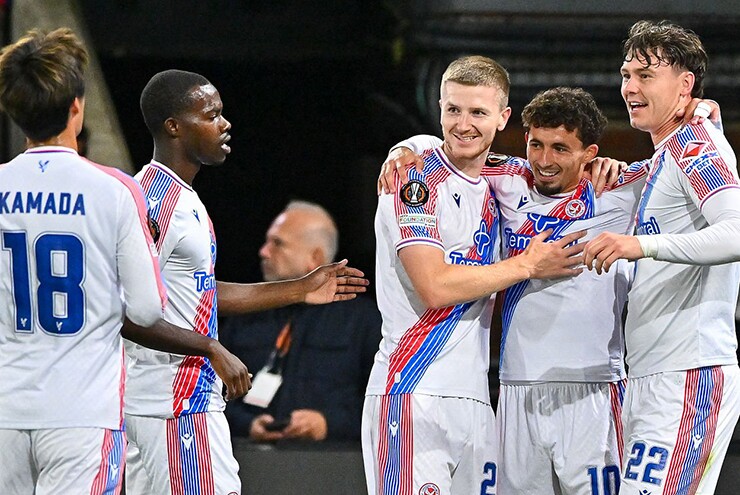 Crystal Palace dễ dàng đánh bại Lech Poznan trong ngày ra mắt Europa League