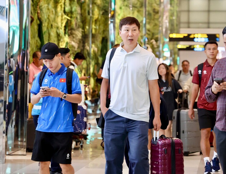ĐT Việt Nam đến Indonesia săn cúp vàng FIFA ASEAN Cup, Patrik Lê Giang & Tài Lộc gặp sự cố - 7