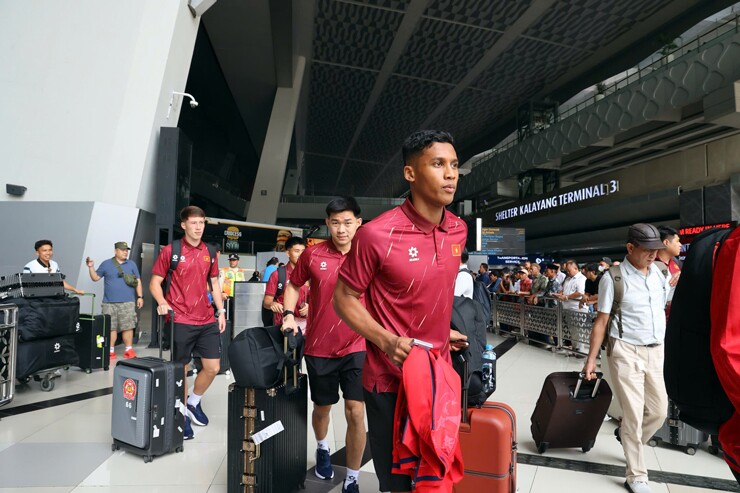 ĐT Việt Nam đến Indonesia săn cúp vàng FIFA ASEAN Cup, Patrik Lê Giang & Tài Lộc gặp sự cố - 5