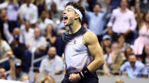 Địa chấn US Open: Shelton vỡ òa sau trận thắng lịch sử trước Alcaraz vào lúc 3h33 sáng